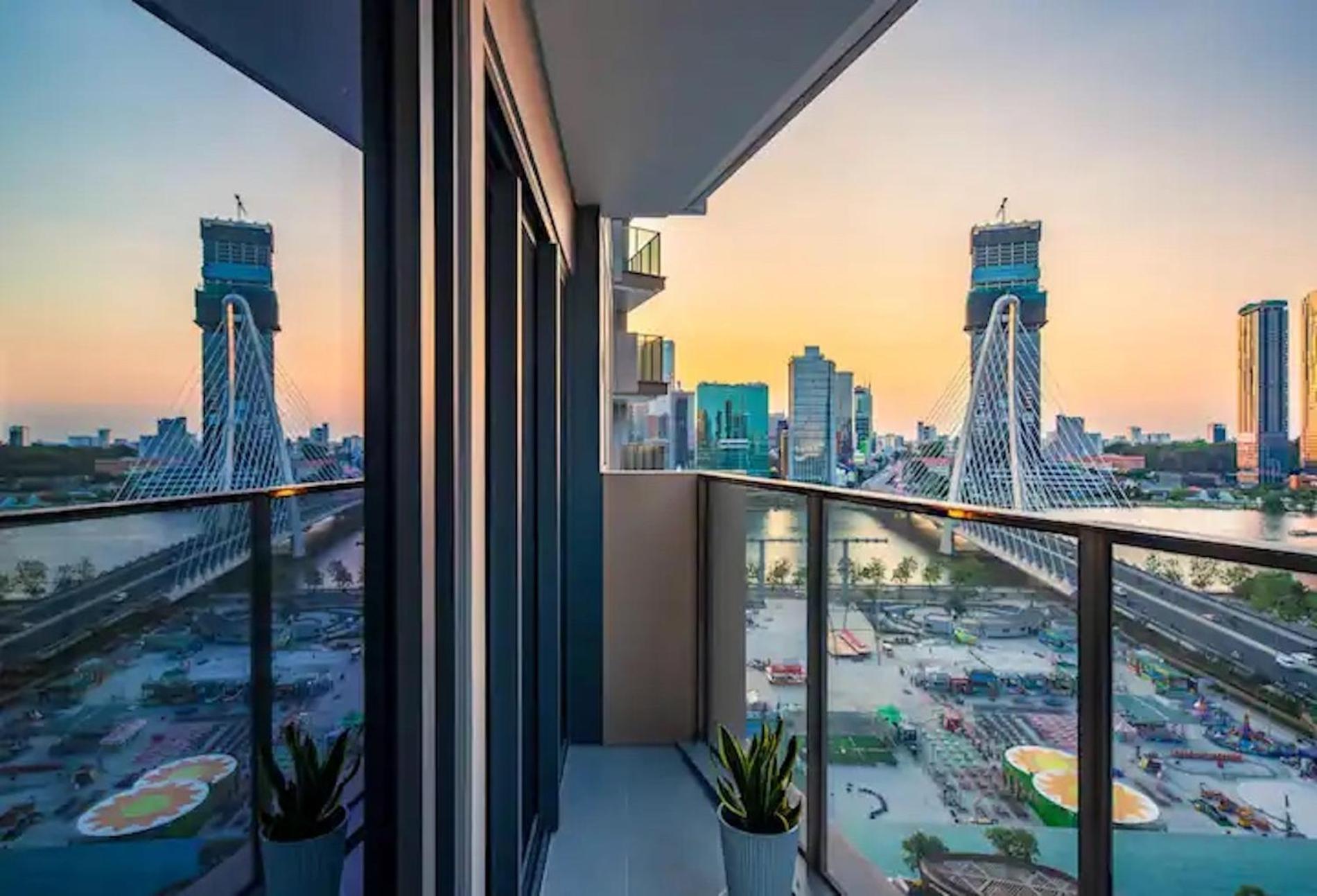 The Opera Apartment Cental Saigon Free Pool-Gym-Sauna Room- Golf Mini Ho Chi Minh City Bagian luar foto