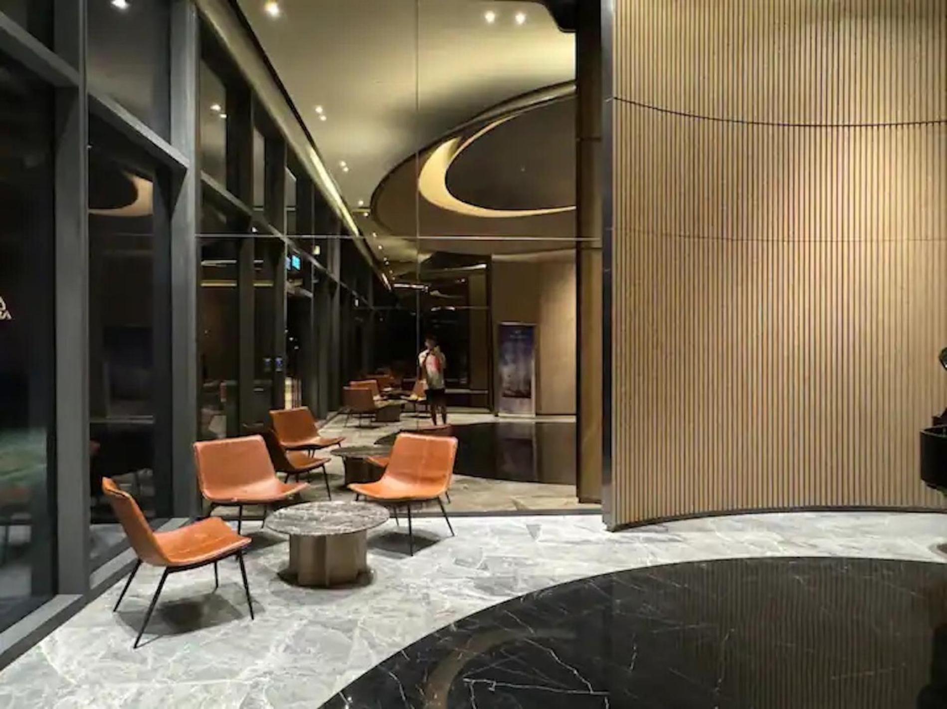 The Opera Apartment Cental Saigon Free Pool-Gym-Sauna Room- Golf Mini Ho Chi Minh City Bagian luar foto