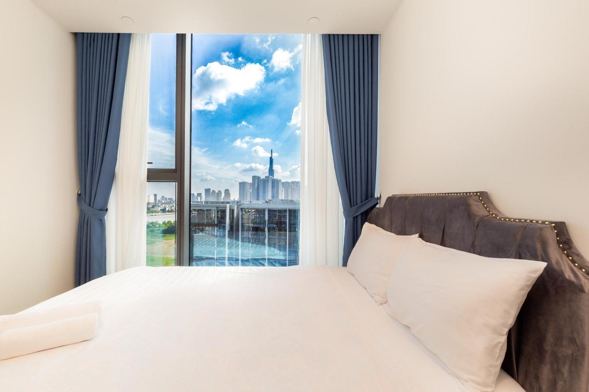 The Opera Apartment Cental Saigon Free Pool-Gym-Sauna Room- Golf Mini Ho Chi Minh City Bagian luar foto
