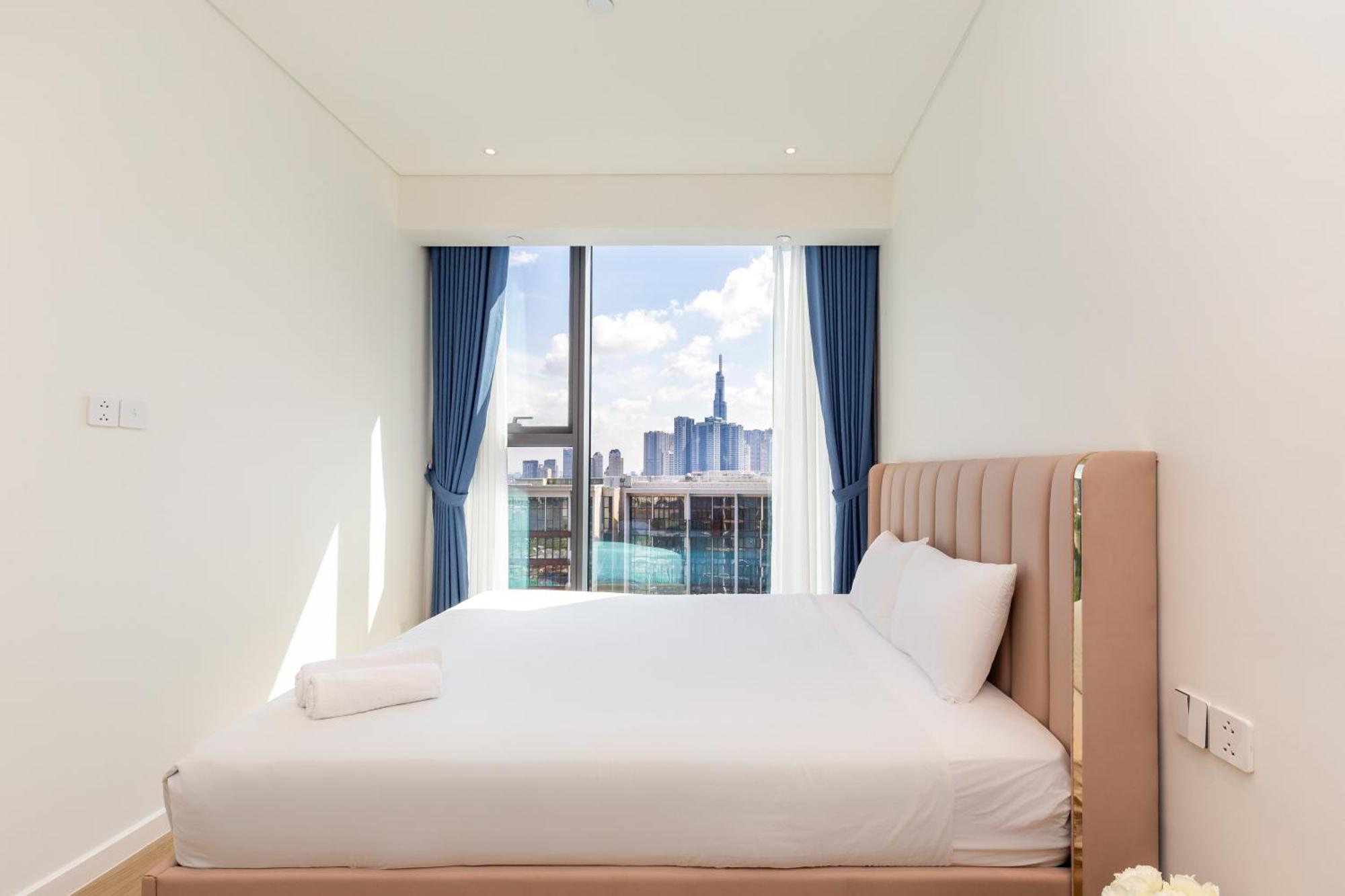 The Opera Apartment Cental Saigon Free Pool-Gym-Sauna Room- Golf Mini Ho Chi Minh City Bagian luar foto