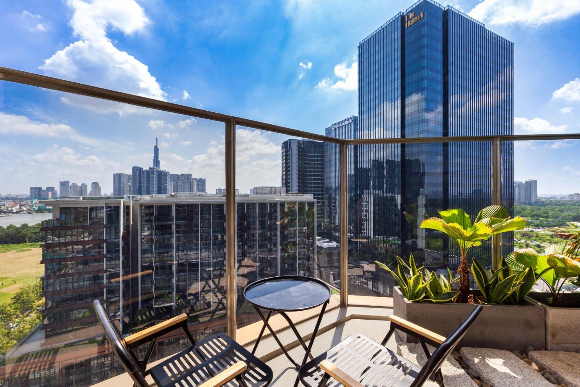 The Opera Apartment Cental Saigon Free Pool-Gym-Sauna Room- Golf Mini Ho Chi Minh City Bagian luar foto