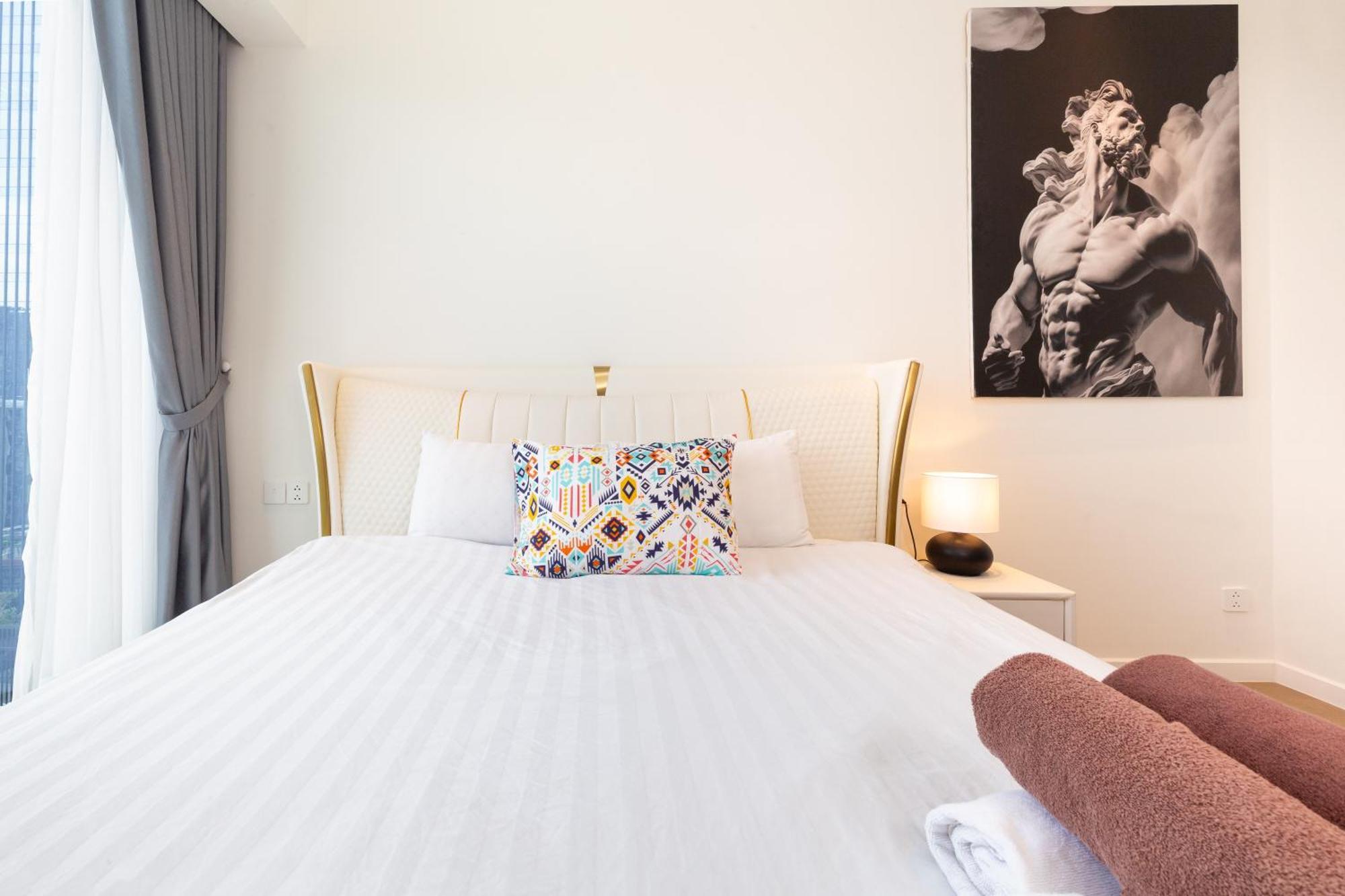 The Opera Apartment Cental Saigon Free Pool-Gym-Sauna Room- Golf Mini Ho Chi Minh City Bagian luar foto